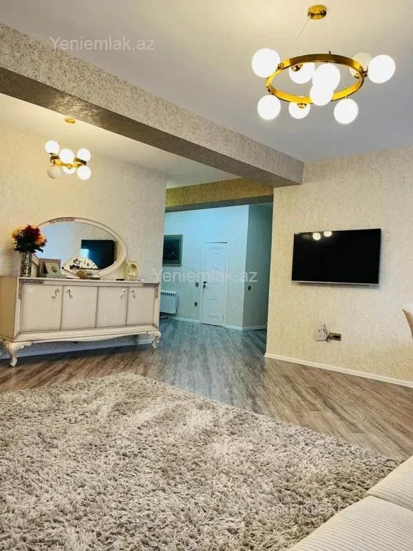 Satılır 4 otaqlı yeni tikili 220 m²