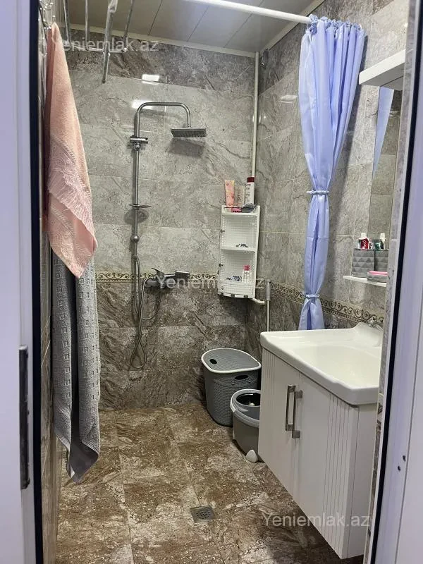 Satılır 2 otaqlı köhnə tikili 60 m²