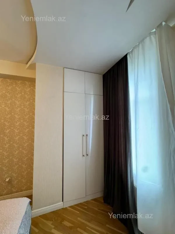 Satılır 4 otaqlı yeni tikili 125 m²