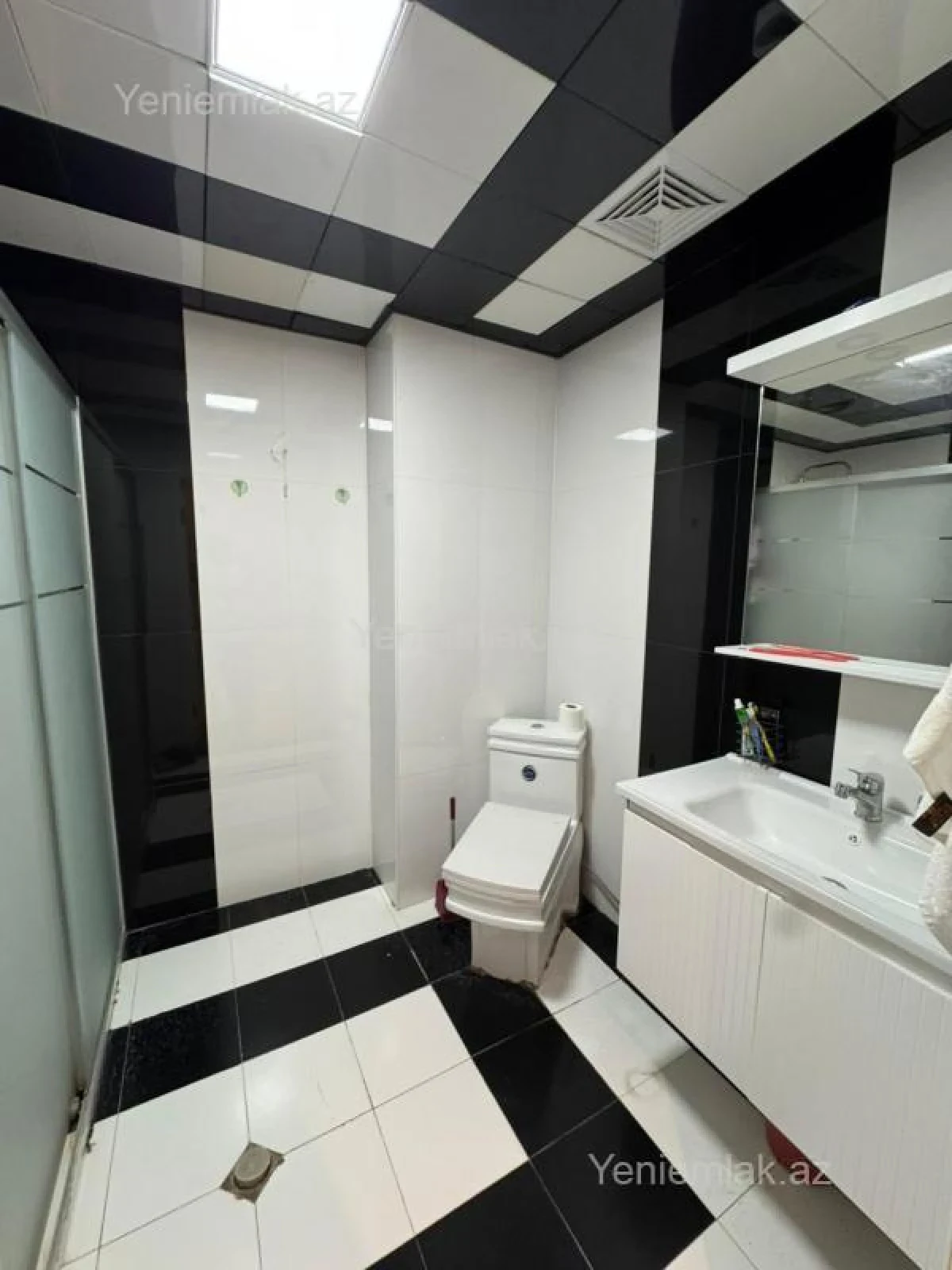 Satılır 4 otaqlı yeni tikili 125 m²