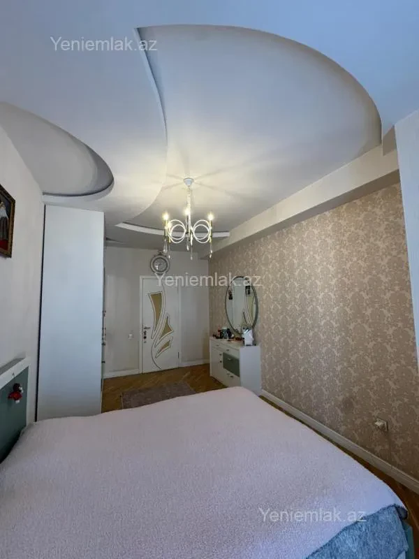 Satılır 4 otaqlı yeni tikili 125 m²