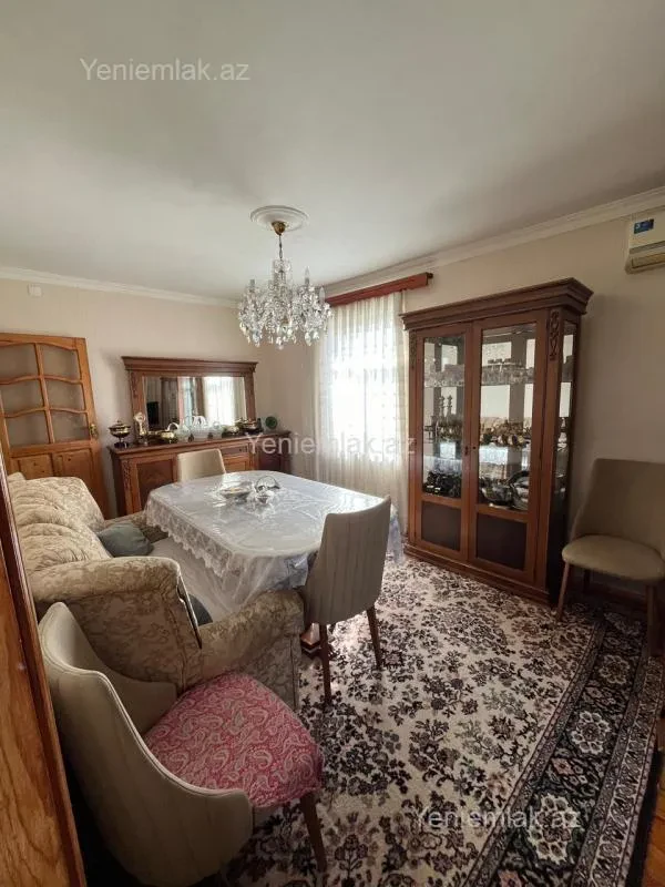 Satılır 2 otaqlı köhnə tikili 40 m²