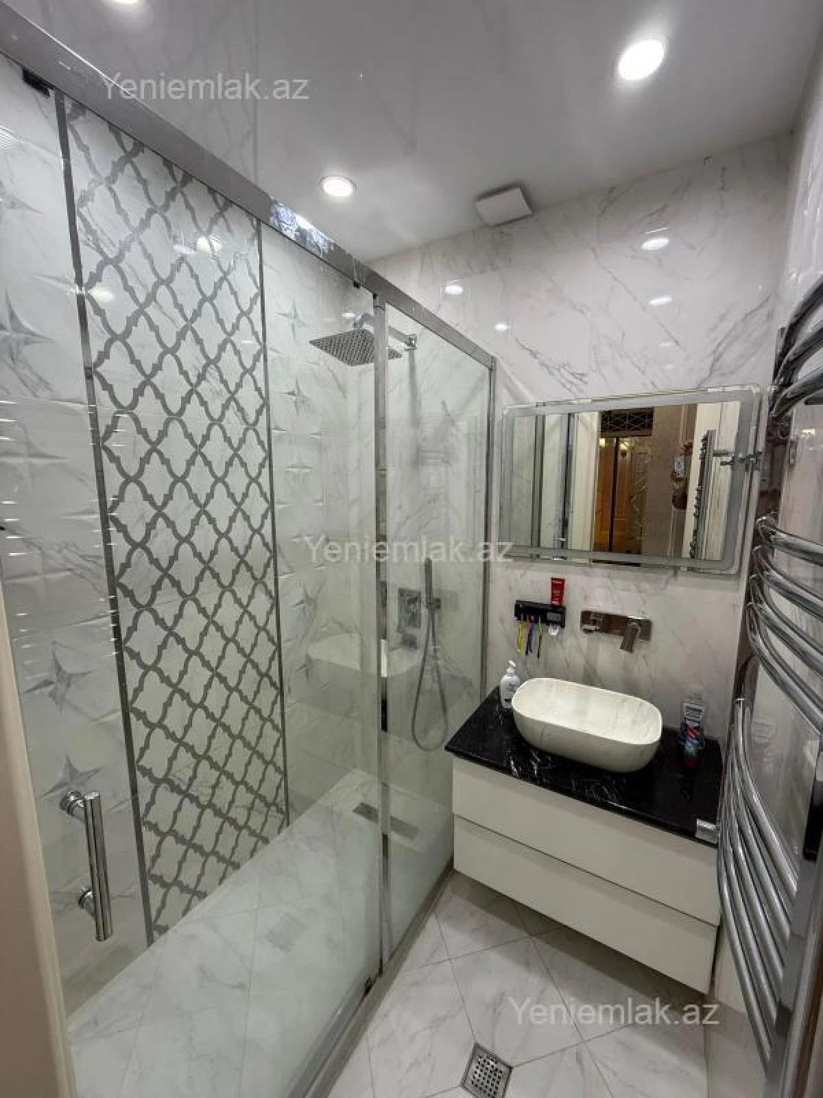 Satılır 2 otaqlı köhnə tikili 70 m²