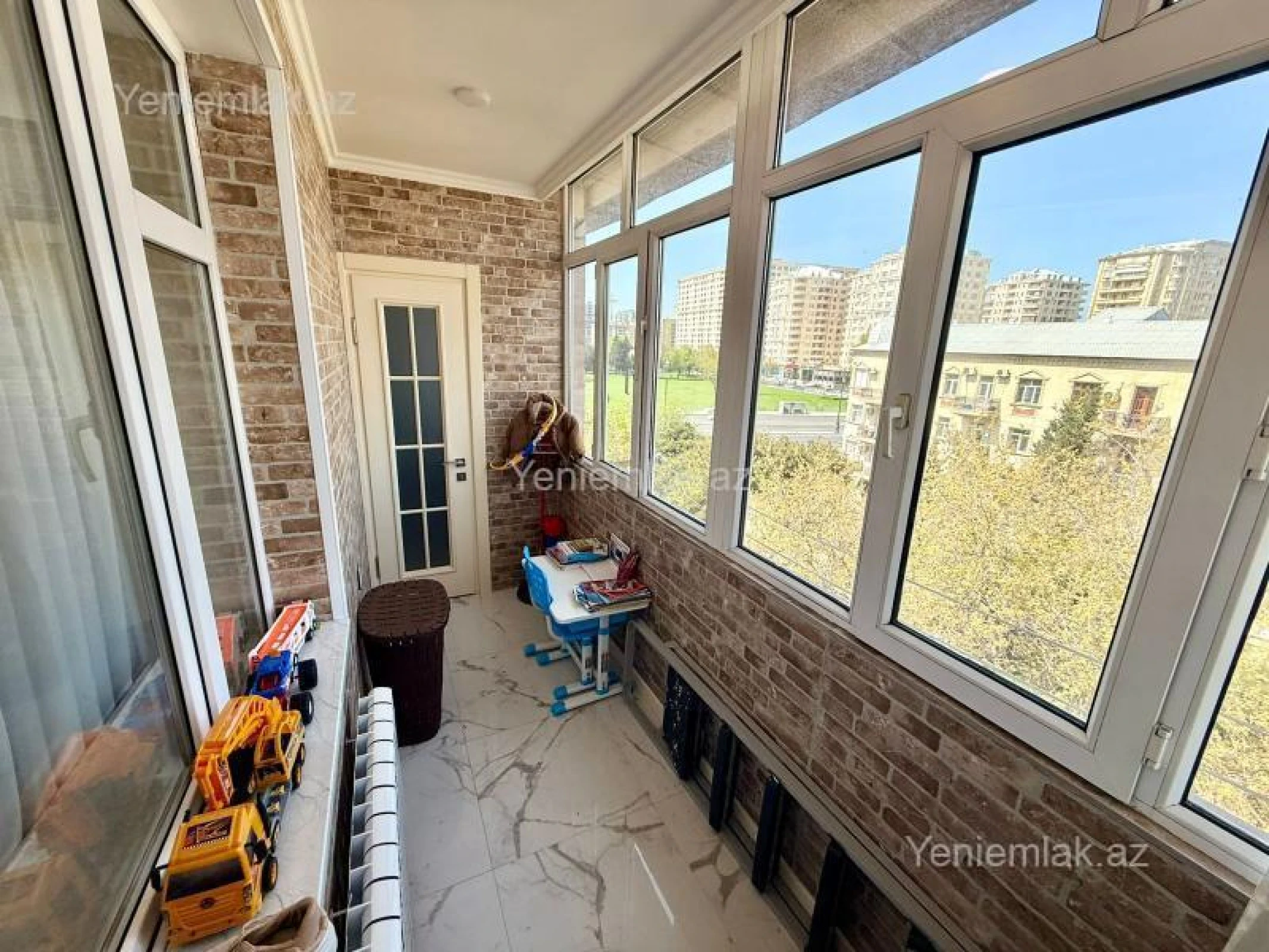 Satılır 2 otaqlı köhnə tikili 70 m²