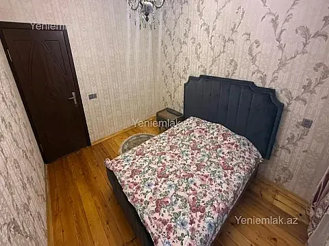 Satılır 4 otaqlı köhnə tikili 100 m²