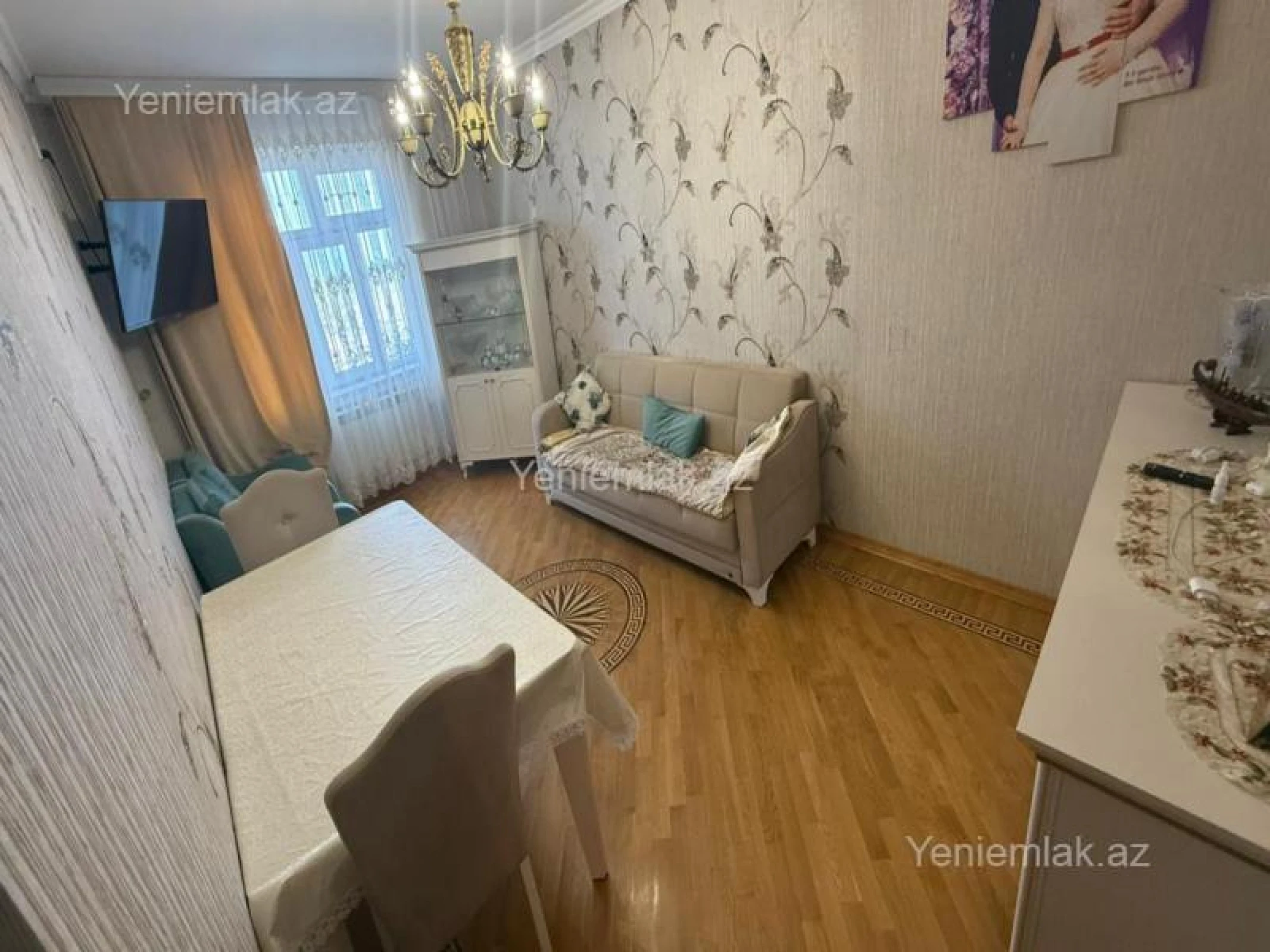 Satılır 4 otaqlı köhnə tikili 100 m²