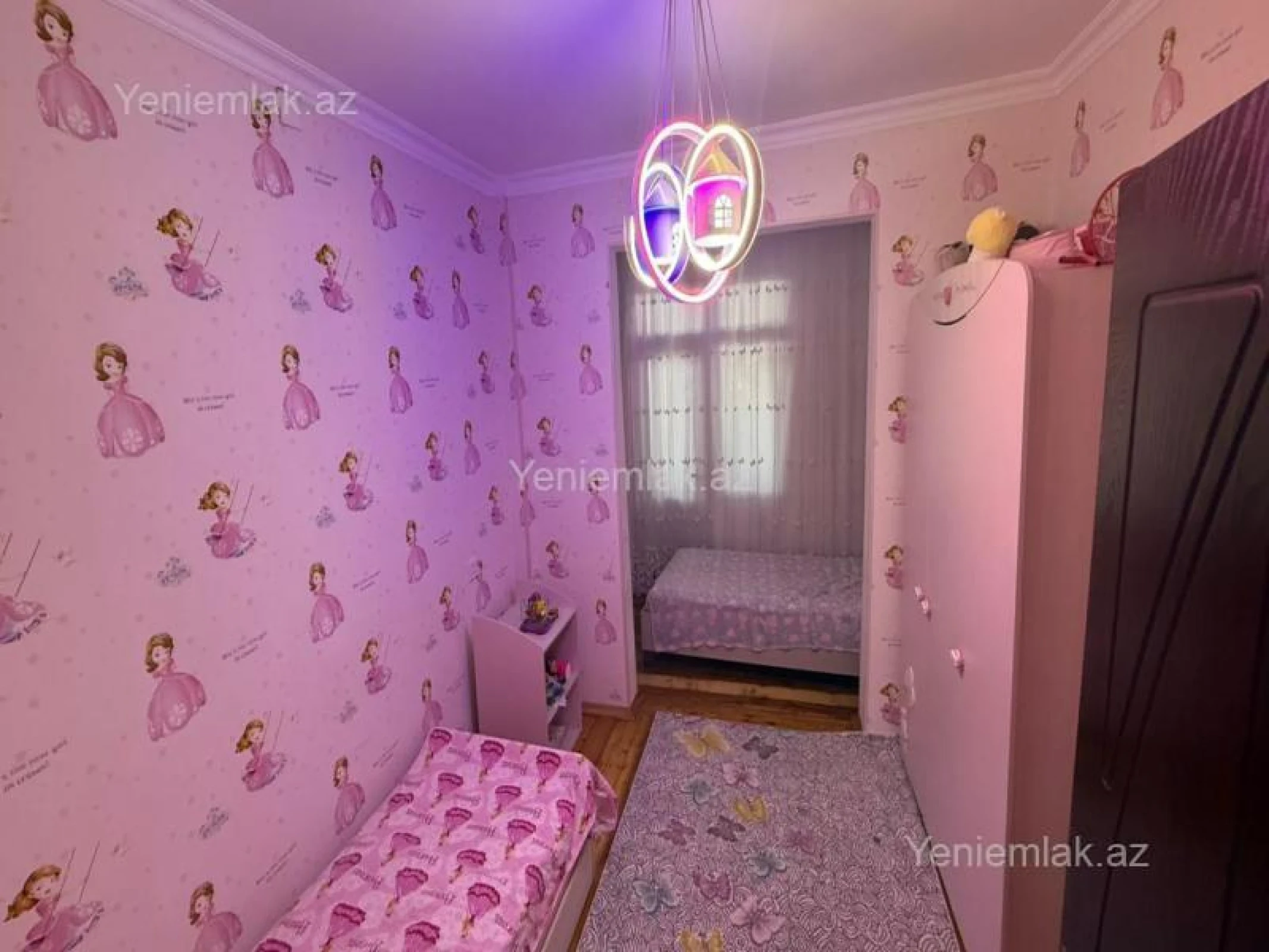 Satılır 4 otaqlı köhnə tikili 100 m²