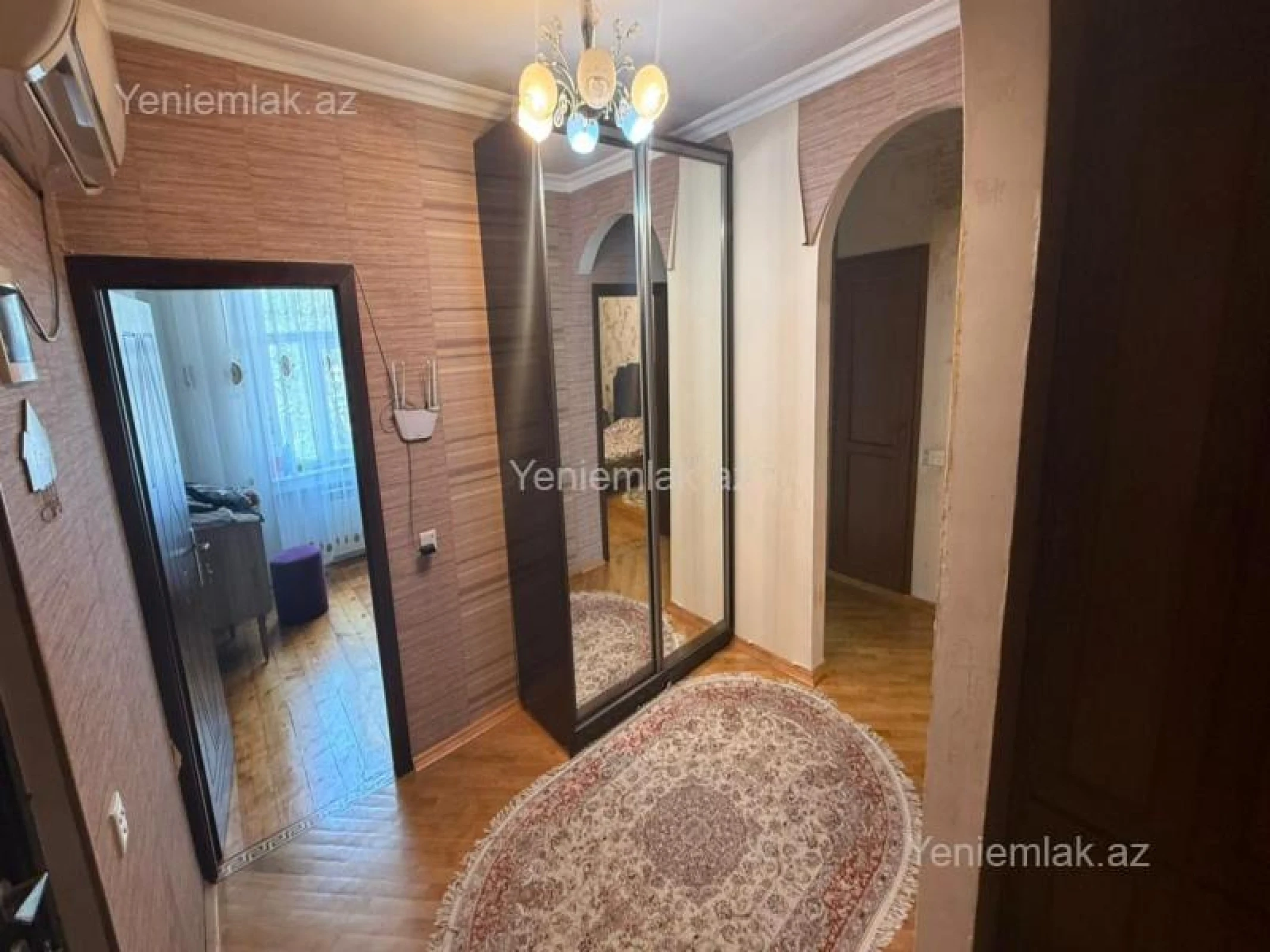 Satılır 4 otaqlı köhnə tikili 100 m²