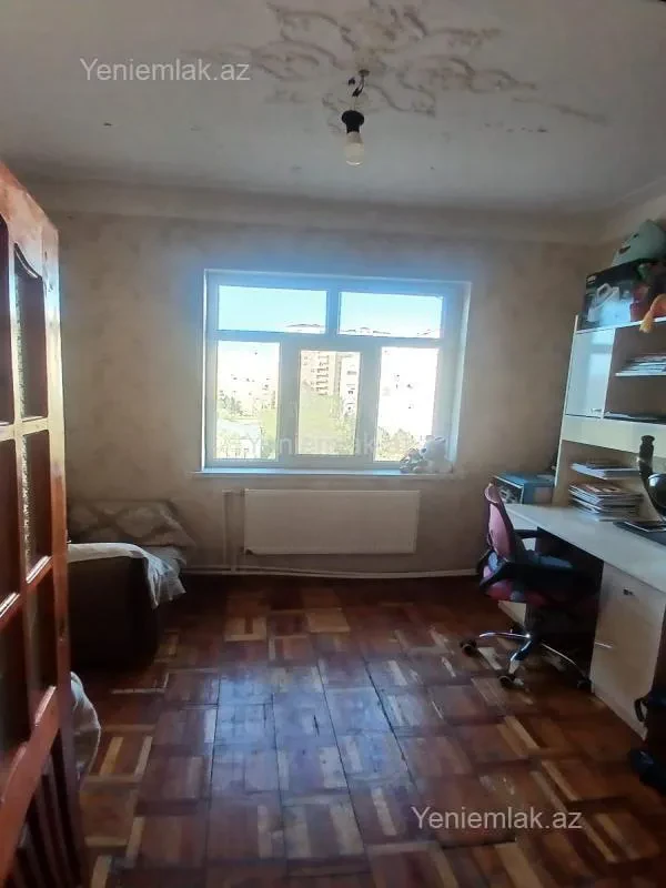 Satılır 4 otaqlı köhnə tikili 96 m²