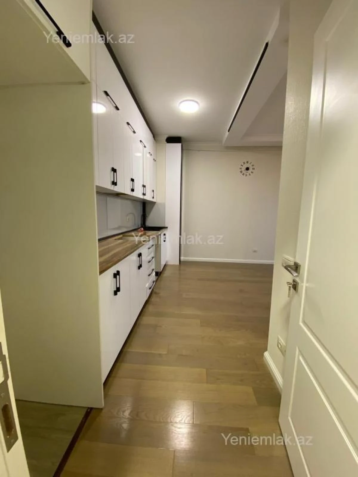 Satılır 3 otaqlı yeni tikili 75 m²