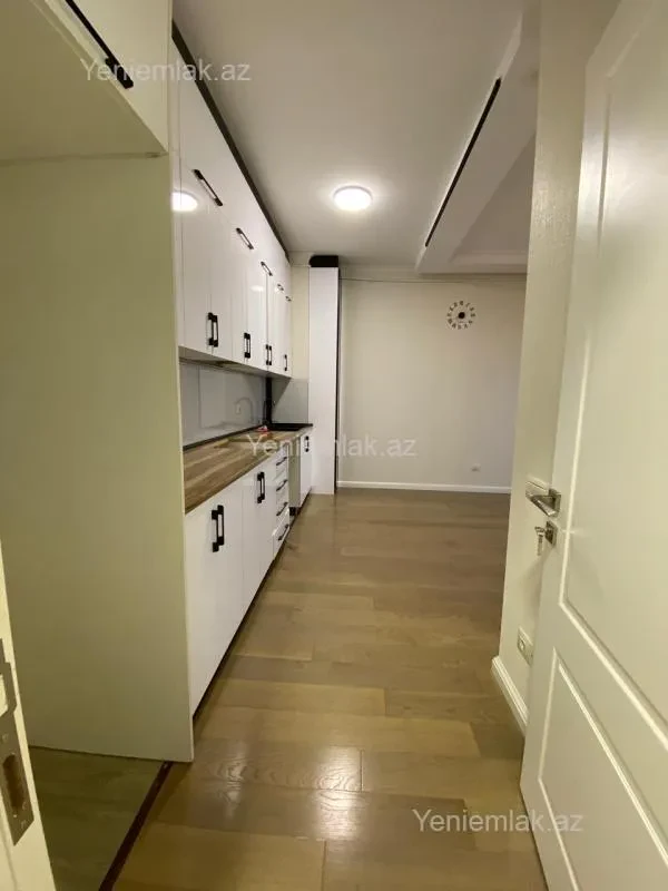 Satılır 3 otaqlı yeni tikili 75 m²
