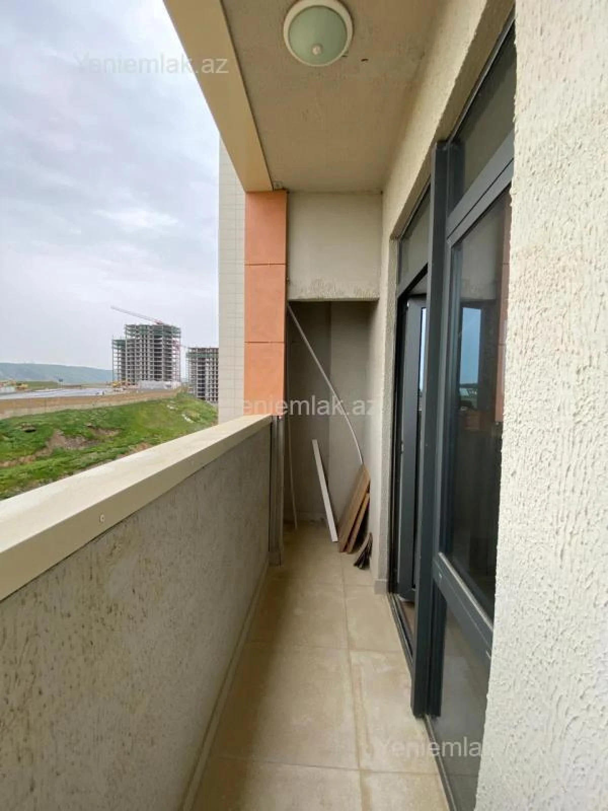 Satılır 3 otaqlı yeni tikili 75 m²