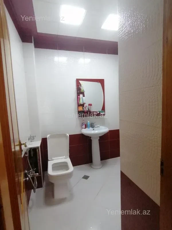 Satılır 2 otaqlı köhnə tikili 55 m²