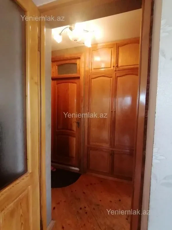 Satılır 2 otaqlı köhnə tikili 55 m²
