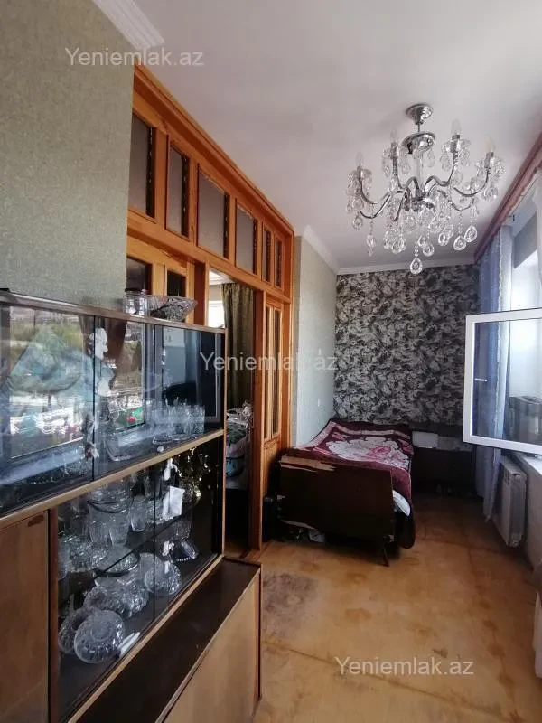 Satılır 2 otaqlı köhnə tikili 55 m²