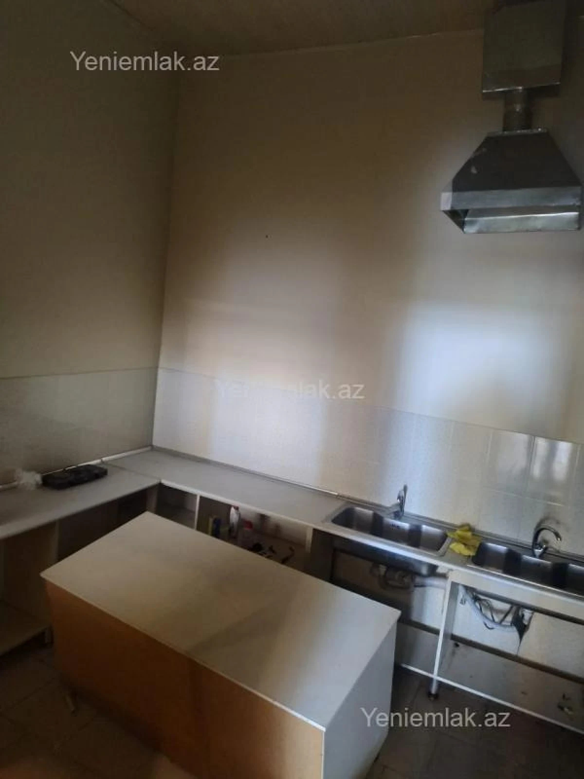 Satılır 3 otaqlı obyekt 300 m²