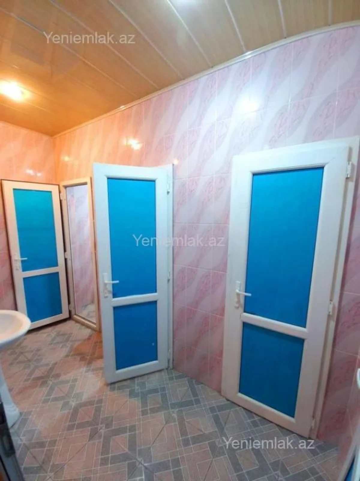 Satılır 3 otaqlı obyekt 300 m²