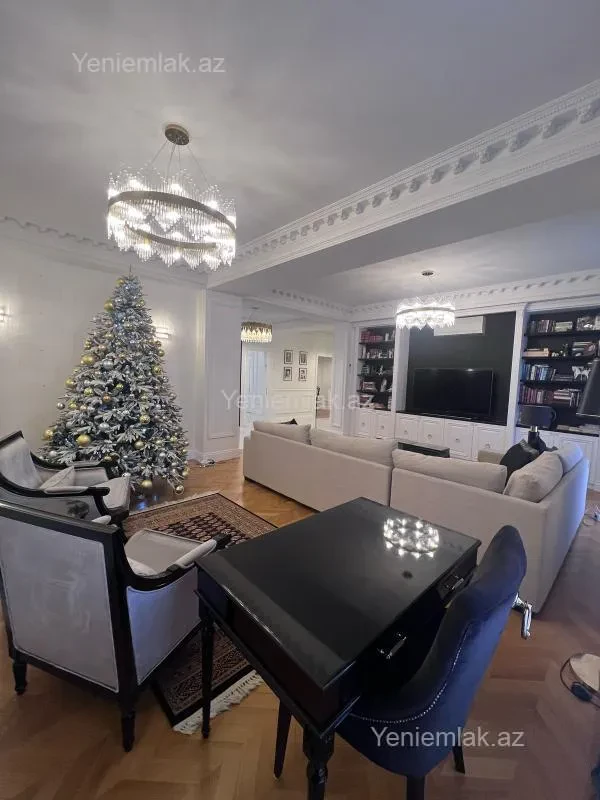 Satılır 4 otaqlı yeni tikili 209 m²