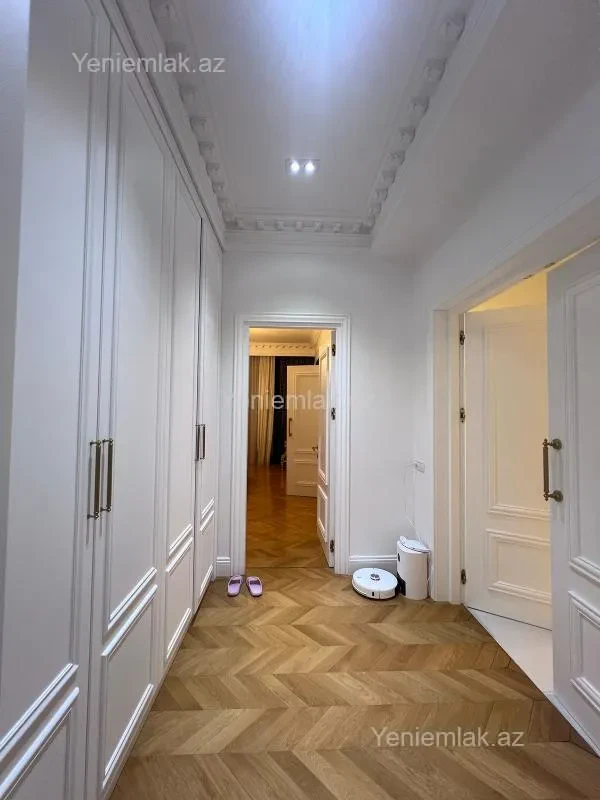 Satılır 4 otaqlı yeni tikili 209 m²