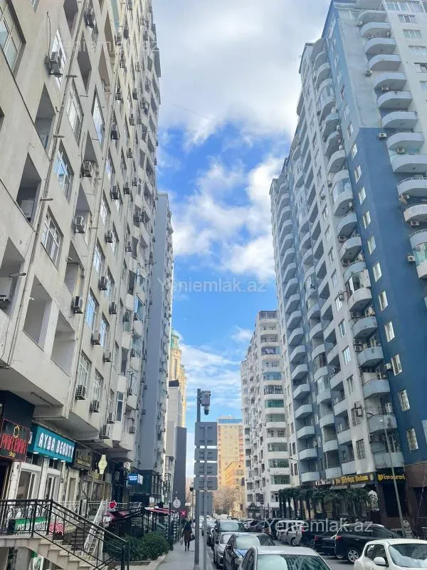 Satılır 3 otaqlı yeni tikili 140 m²