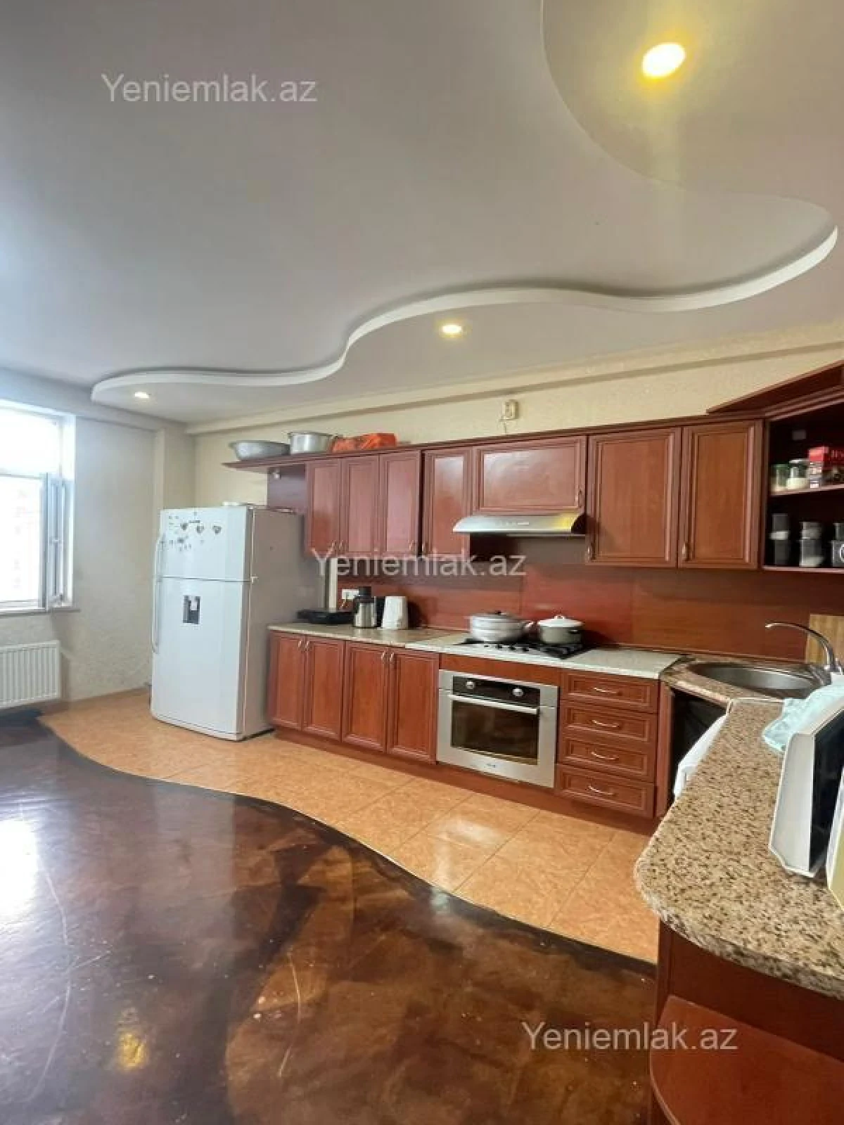 Satılır 3 otaqlı yeni tikili 140 m²