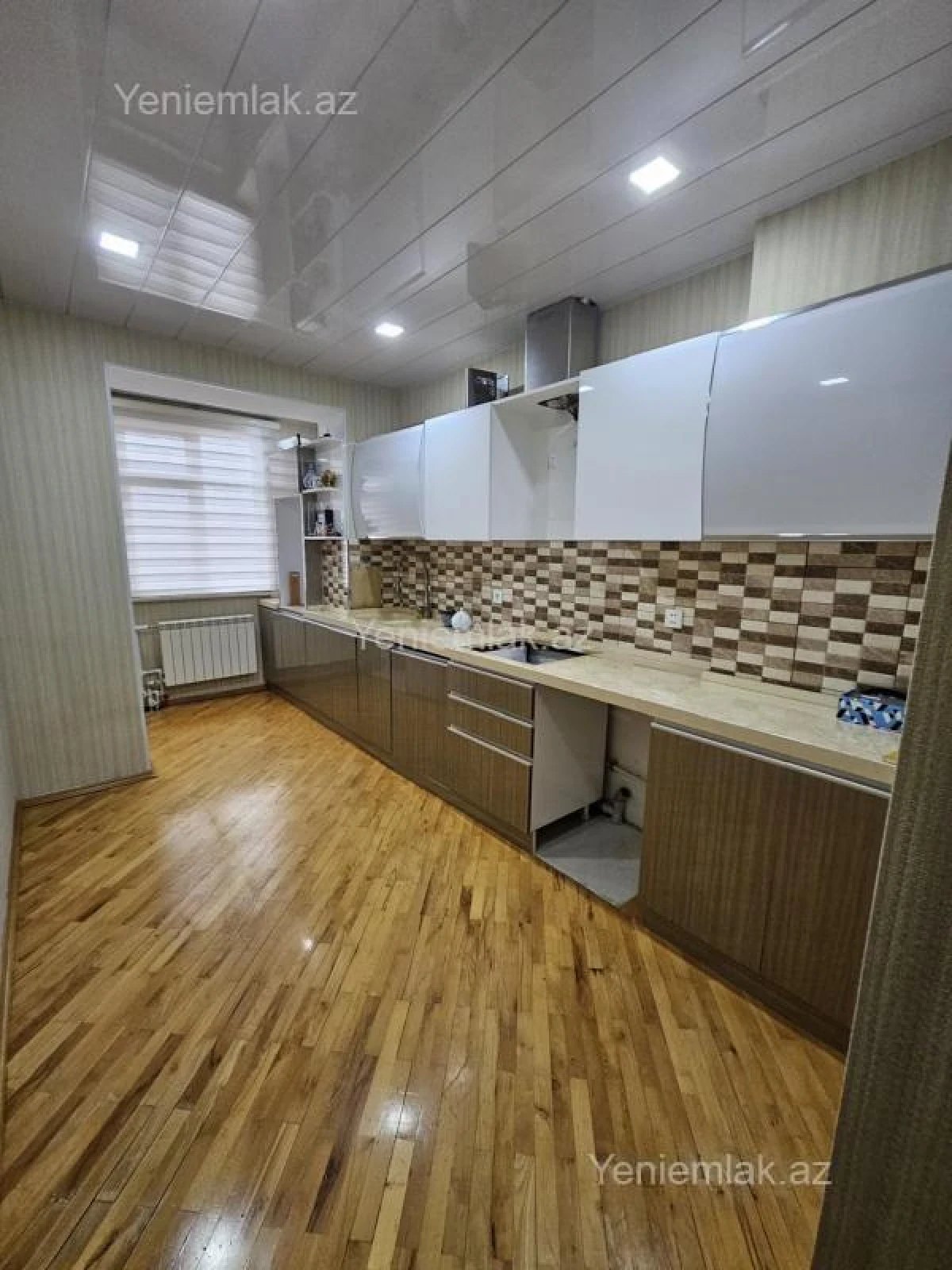 Satılır 3 otaqlı köhnə tikili 87 m²