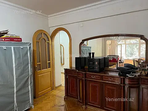 Satılır 1 otaqlı köhnə tikili 50 m²