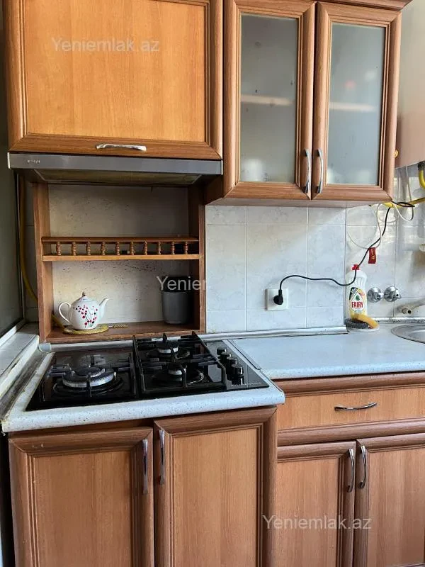 Satılır 1 otaqlı köhnə tikili 50 m²