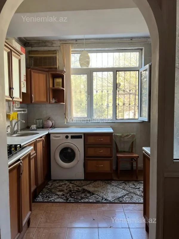 Satılır 1 otaqlı köhnə tikili 50 m²