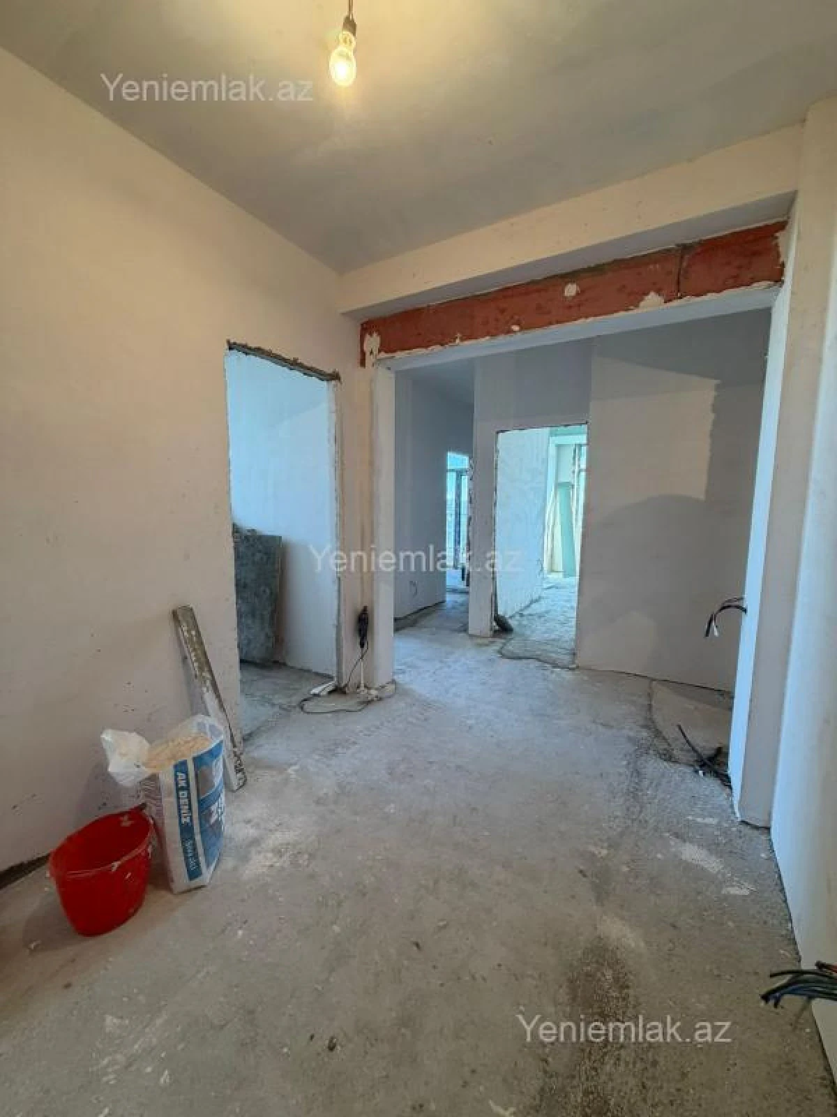 Satılır 3 otaqlı yeni tikili 8 m²