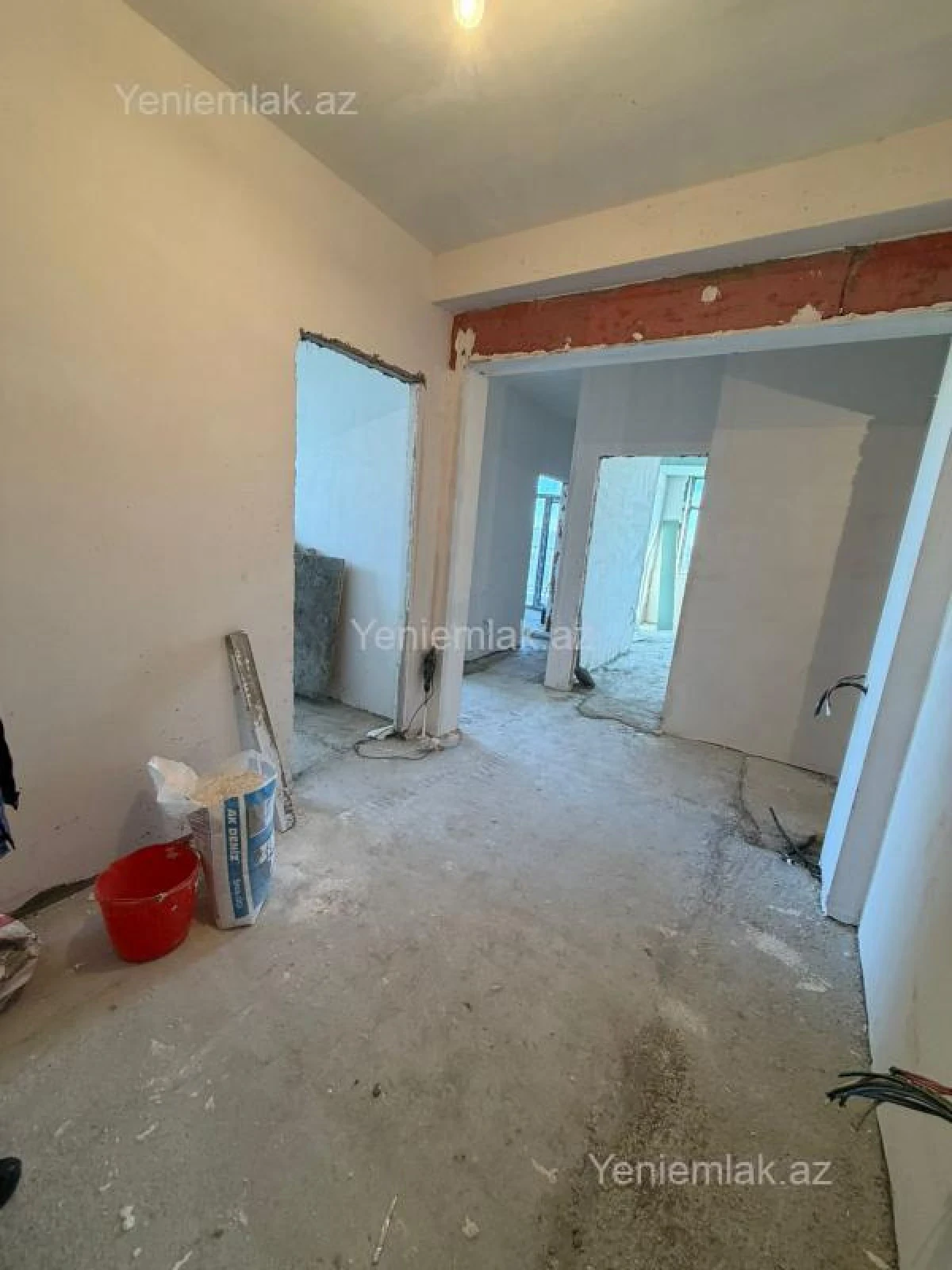 Satılır 3 otaqlı yeni tikili 8 m²