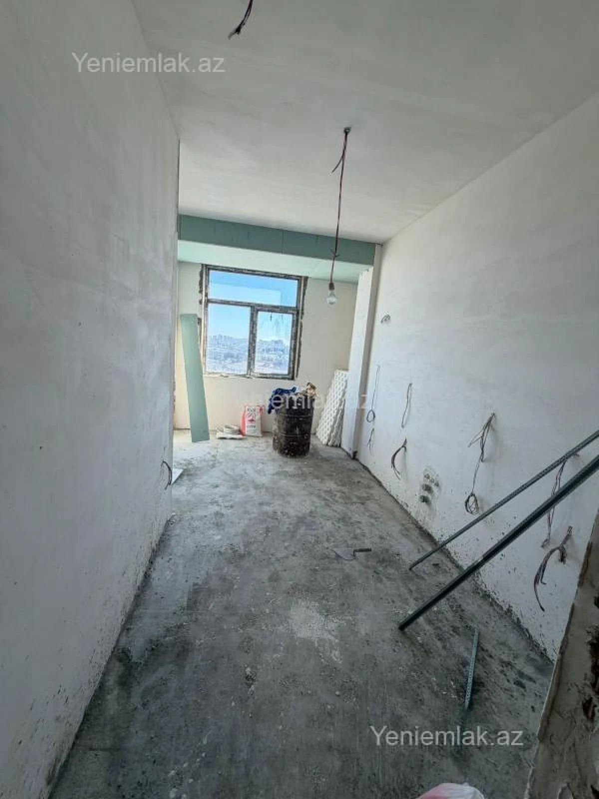 Satılır 3 otaqlı yeni tikili 8 m²
