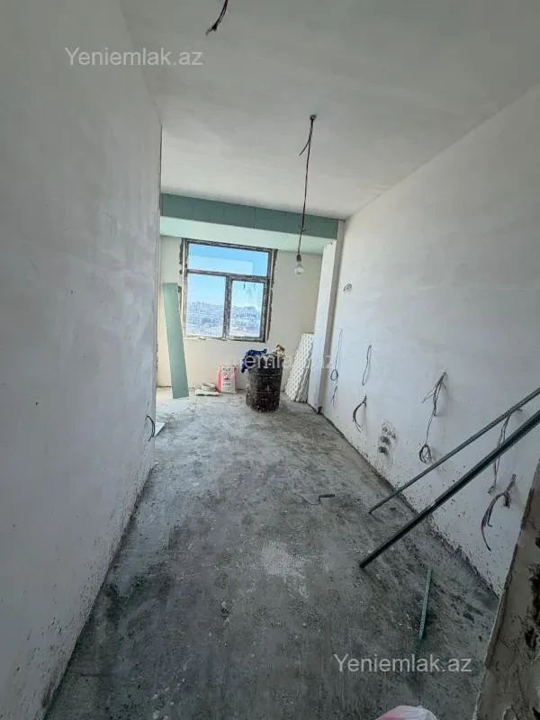 Satılır 3 otaqlı yeni tikili 8 m²