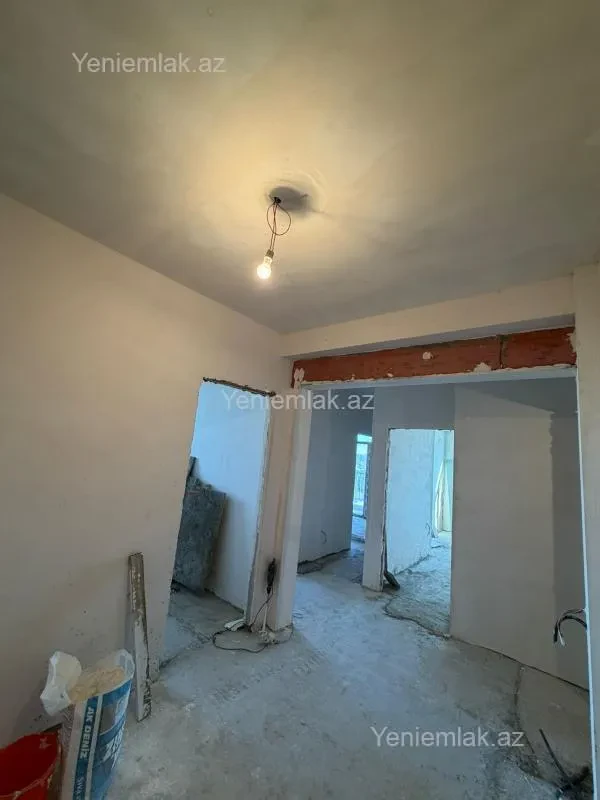 Satılır 3 otaqlı yeni tikili 8 m²