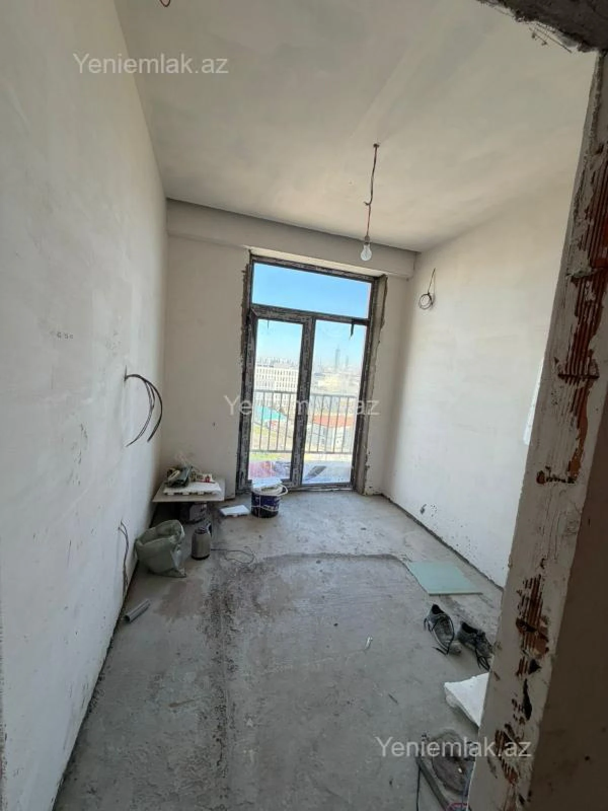 Satılır 3 otaqlı yeni tikili 8 m²