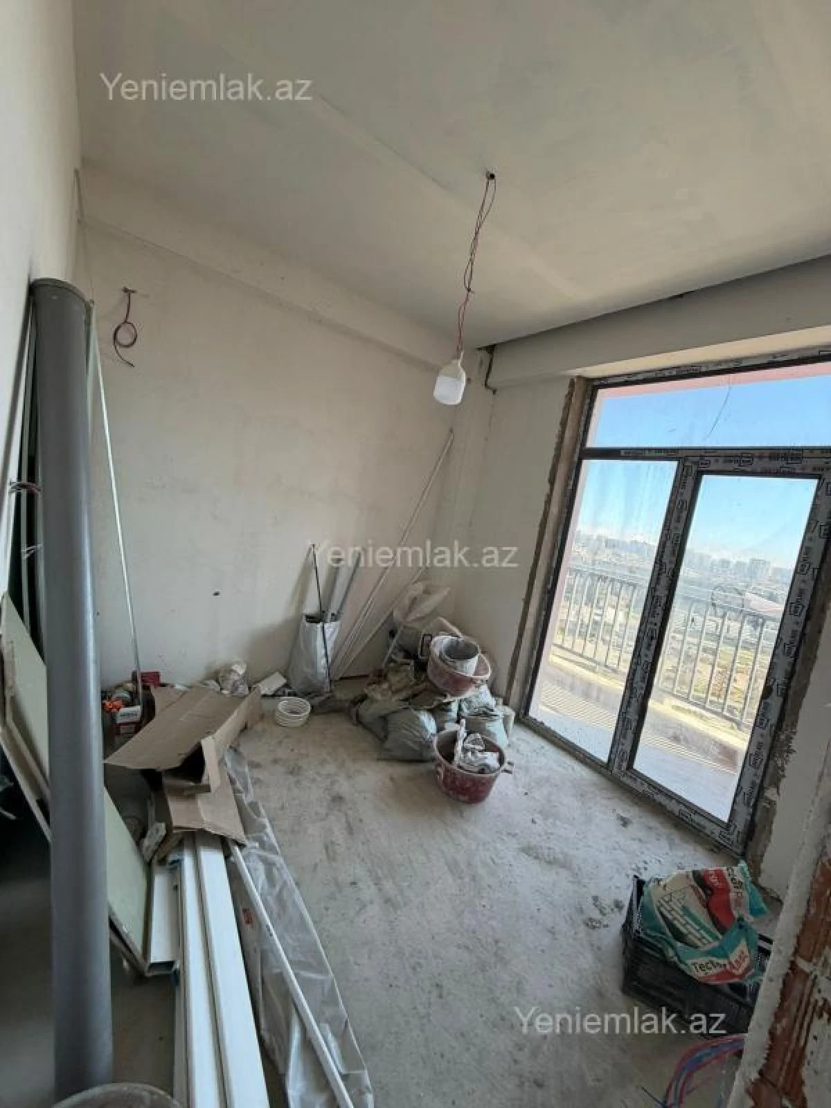 Satılır 3 otaqlı yeni tikili 8 m²