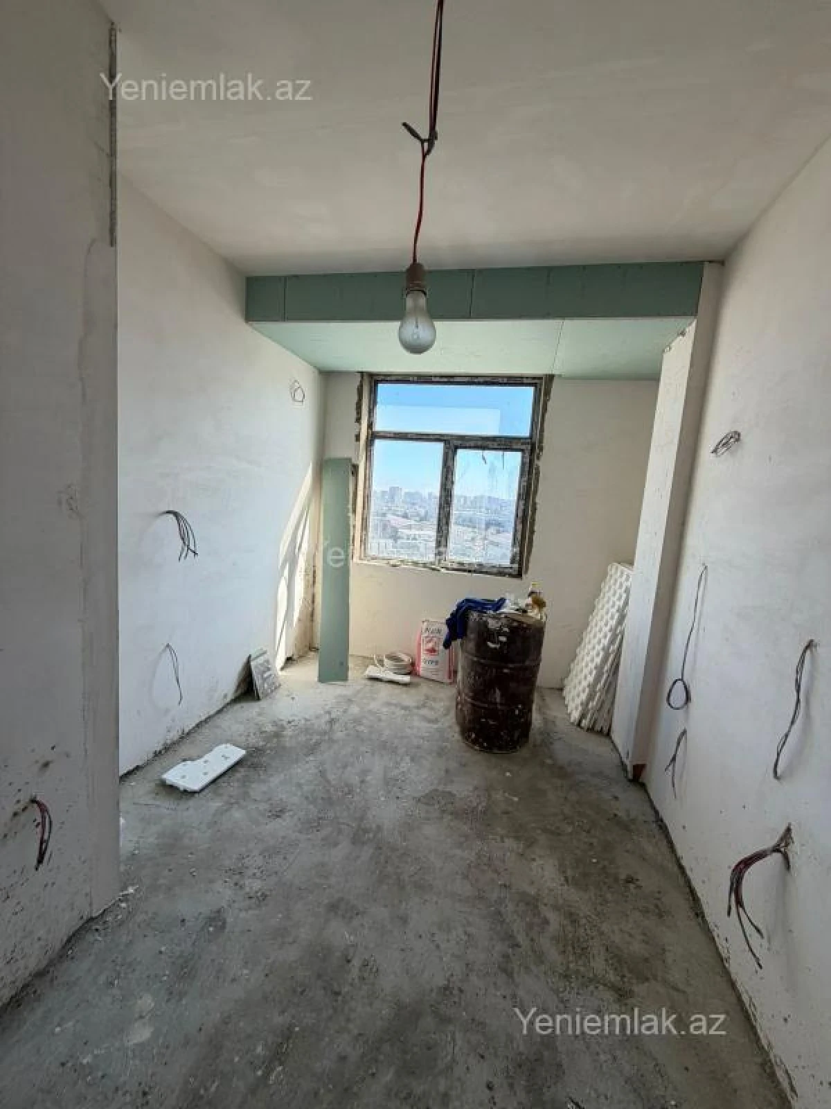 Satılır 3 otaqlı yeni tikili 8 m²