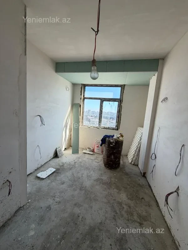 Satılır 3 otaqlı yeni tikili 8 m²