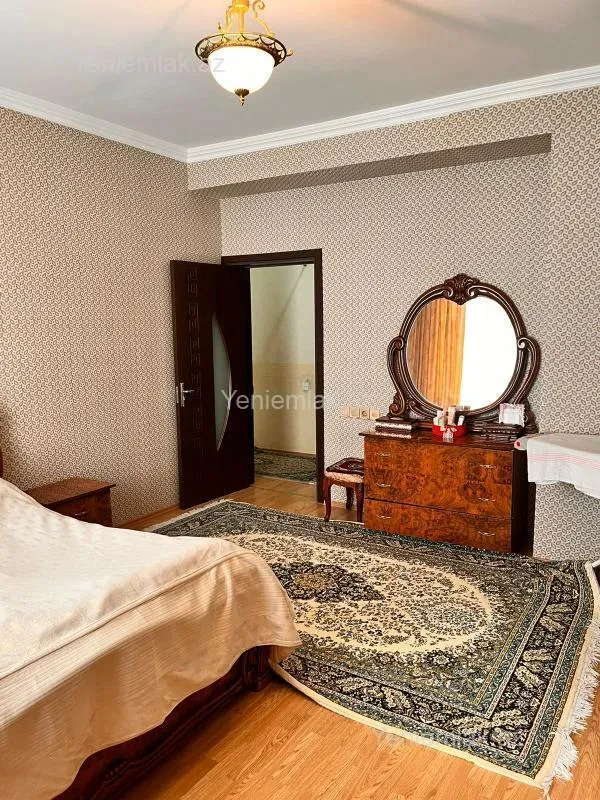 Satılır 4 otaqlı yeni tikili 135 m²