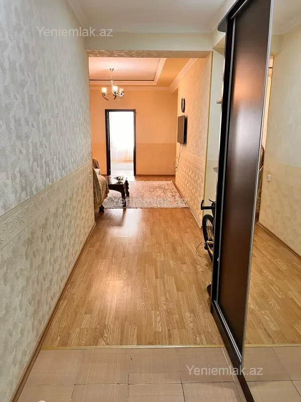 Satılır 4 otaqlı yeni tikili 135 m²