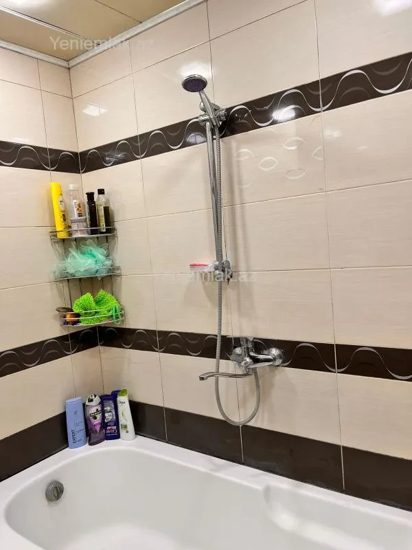 Satılır 4 otaqlı yeni tikili 135 m²