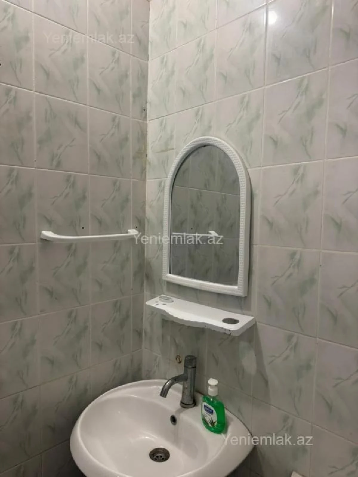 Satılır 1 otaqlı köhnə tikili 40 m²