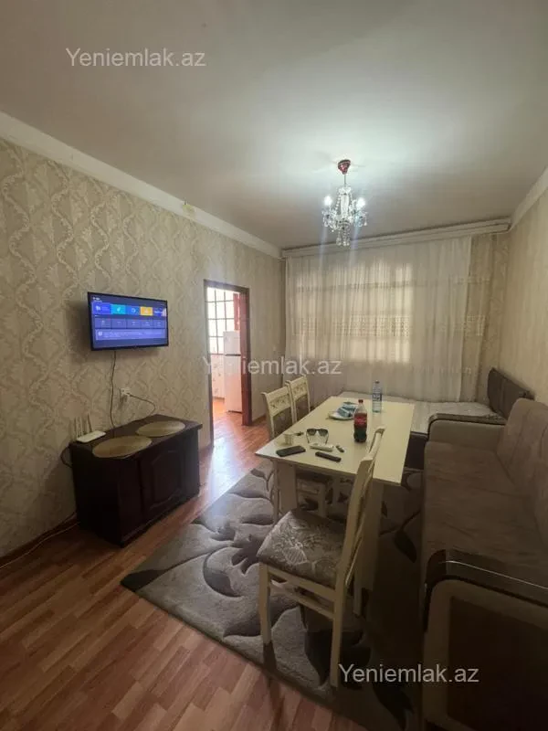 Satılır 1 otaqlı köhnə tikili 40 m²