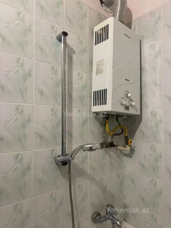 Satılır 1 otaqlı köhnə tikili 40 m²