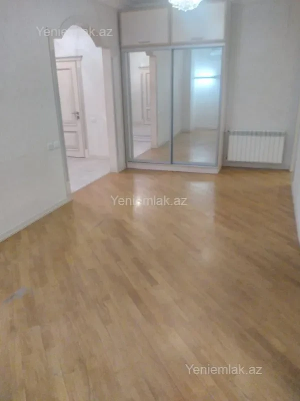 Satılır 3 otaqlı yeni tikili 150 m²