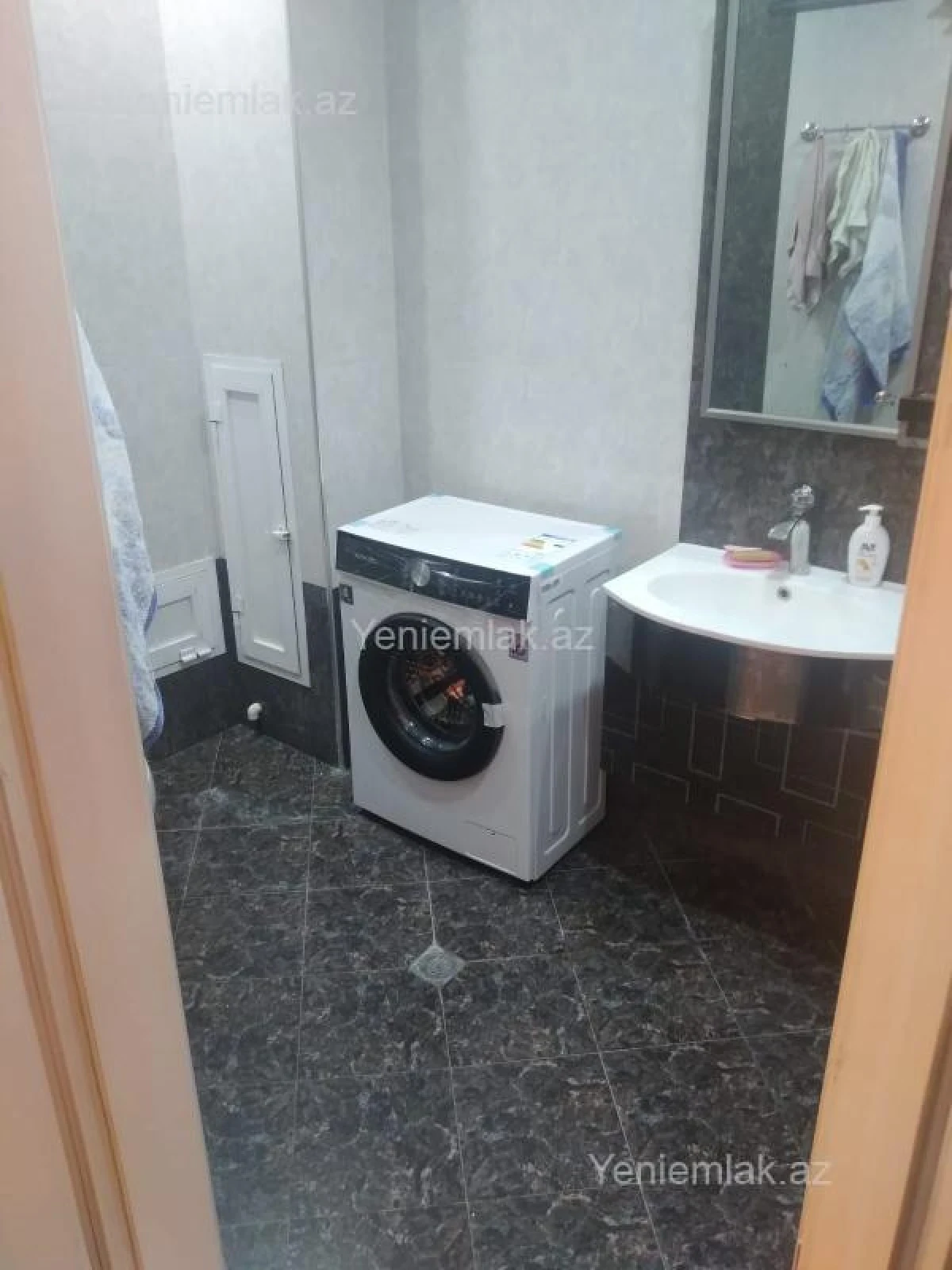 Satılır 3 otaqlı yeni tikili 150 m²