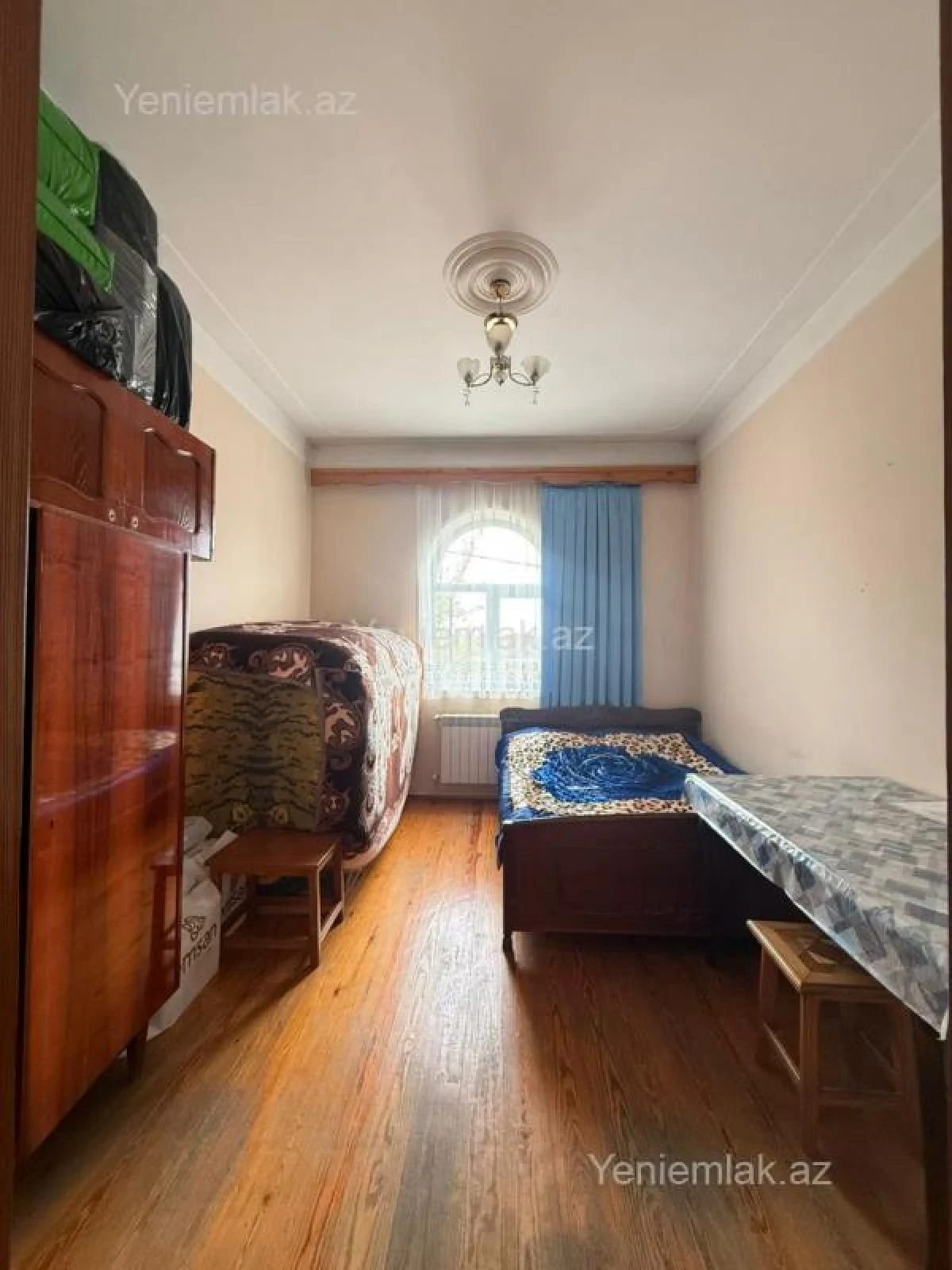 Satılır 9 otaqlı həyət evi 300 m²