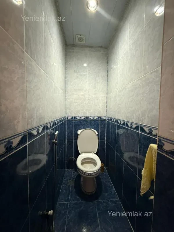 Satılır 9 otaqlı həyət evi 300 m²