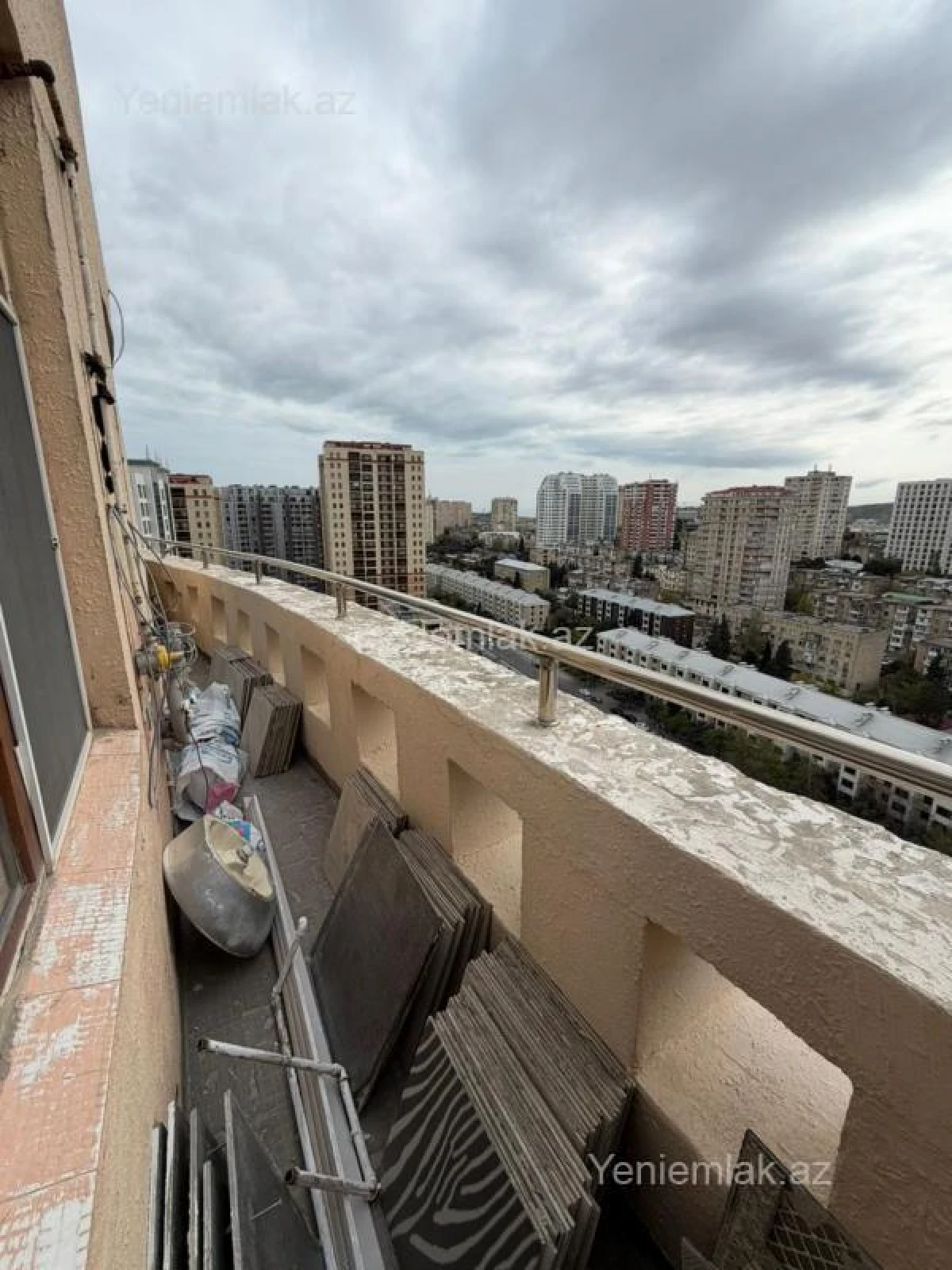 Satılır 3 otaqlı yeni tikili 125 m²