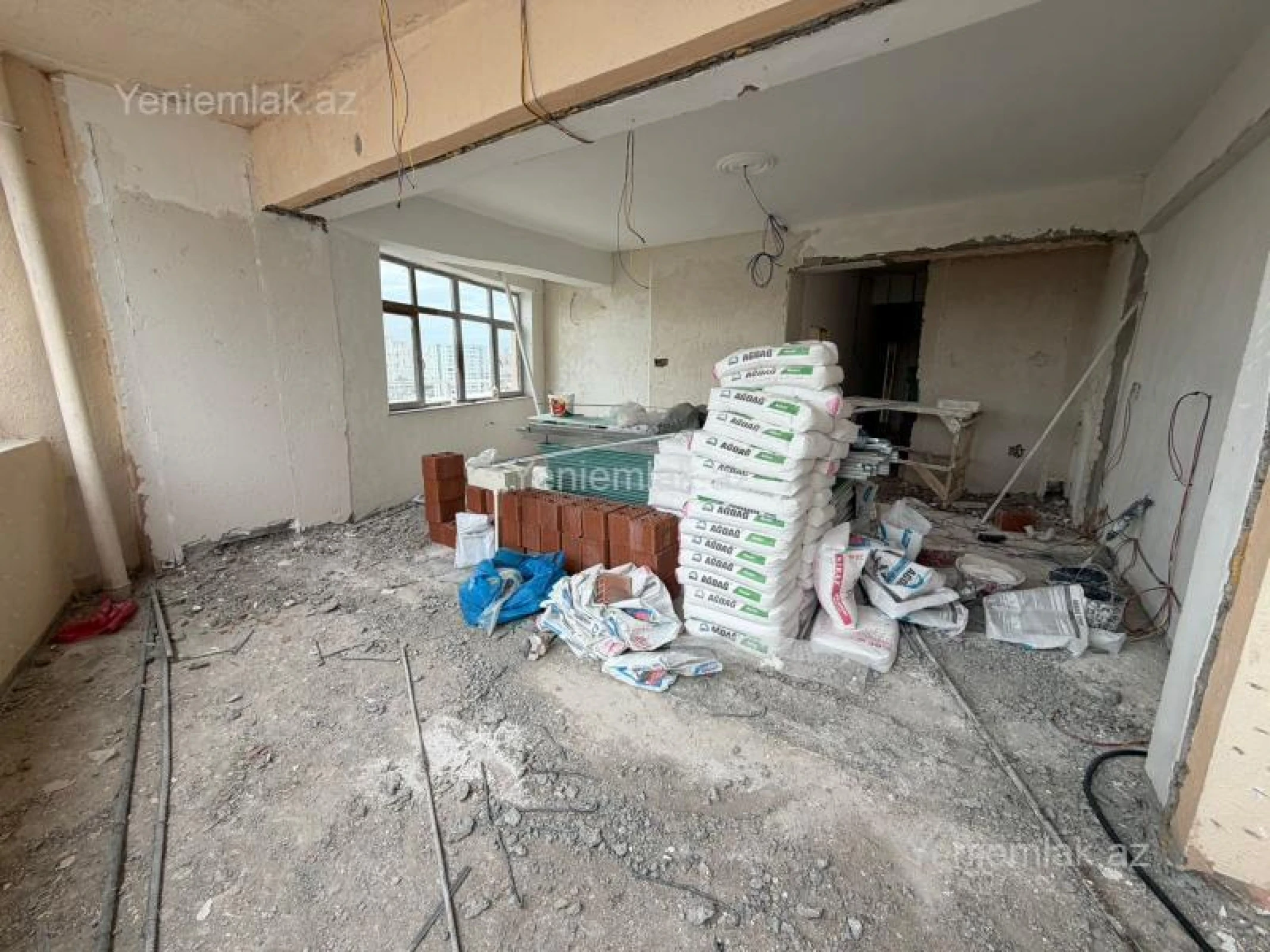 Satılır 3 otaqlı yeni tikili 125 m²
